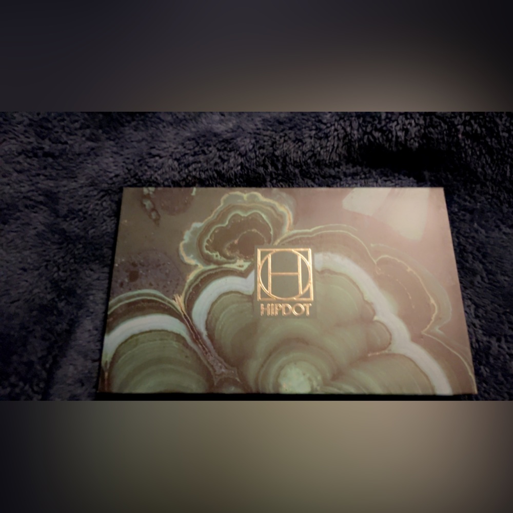 Hipdot Eyeshadow Pallet